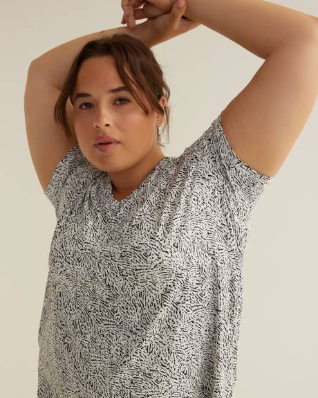 Printed Short-Sleeve Tee with Crisscross Mesh Back - Active Zone