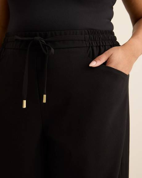 Pantalon à enfiler noir style smoking à jambe évasée Pantalon à enfiler noir style smoking à jambe évasée