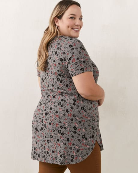 Modern Fit V-Neck Tunic - In Every Story