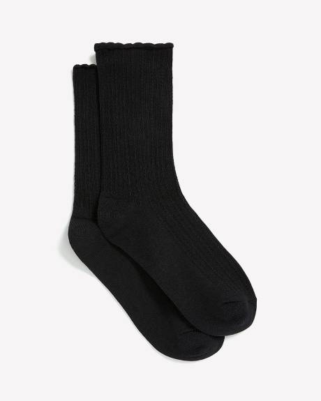 Chaussettes noires textur&eacute;es &agrave; rebord festonn&eacute;