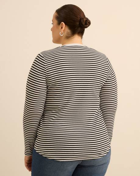 Haut &agrave; manches longues avec col boutonn&eacute;