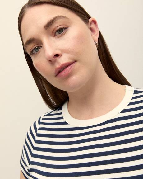 Short-Sleeve Bodycon T-Shirt - Addition Elle - PENN. Essentials