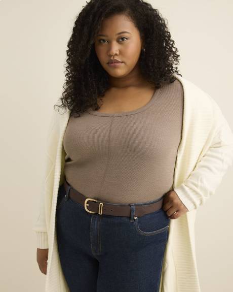 Curvy-Fit Long-Sleeve Waffle Tee - PENN. Essentials