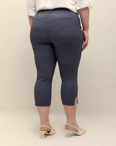 Savvy-Fit Textured Cropped Pant with Pockets