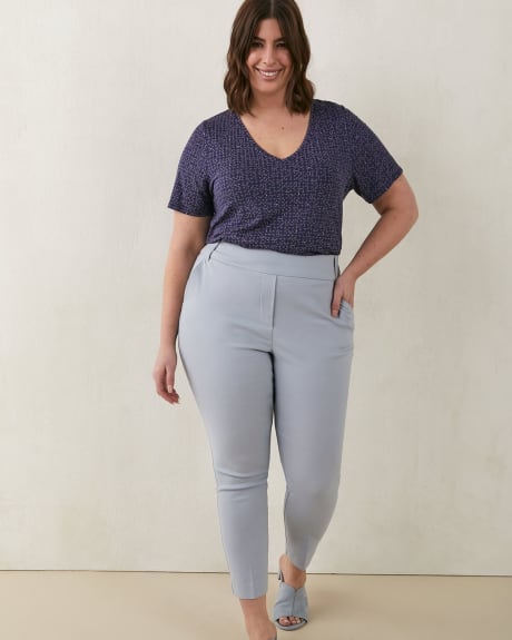 Modern Fit V-Neck Tunic - In Every Story