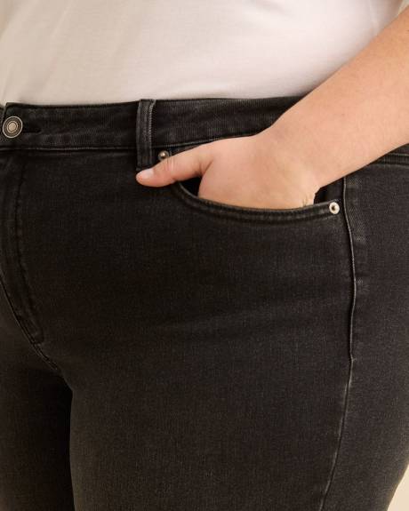 Classic Mid-Rise Slim-Leg Denim - d/C Jeans