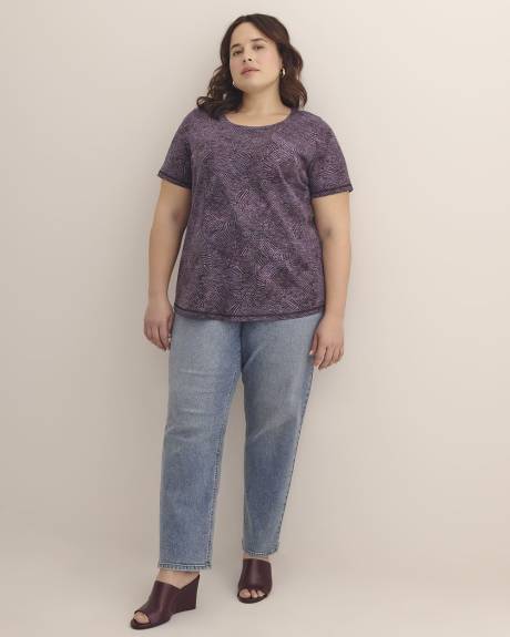 Printed Curvy-Fit Crewneck Tee - PENN. Essentials
