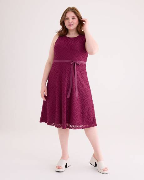 Sleeveless Knit Lace Dress with Sash Belt