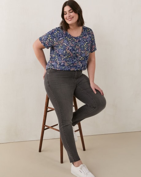 Printed Crew-Neck Curvy Tee - In Every Story