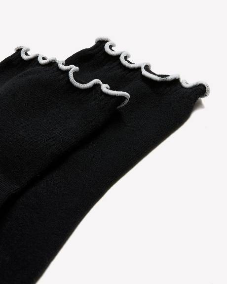 Chaussettes courtes &agrave; rebord ondul&eacute; contrastant