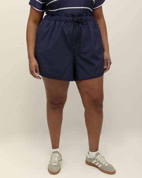 Short extensible à taille haute élastique de style paperbag, tissu responsable - Active Zone