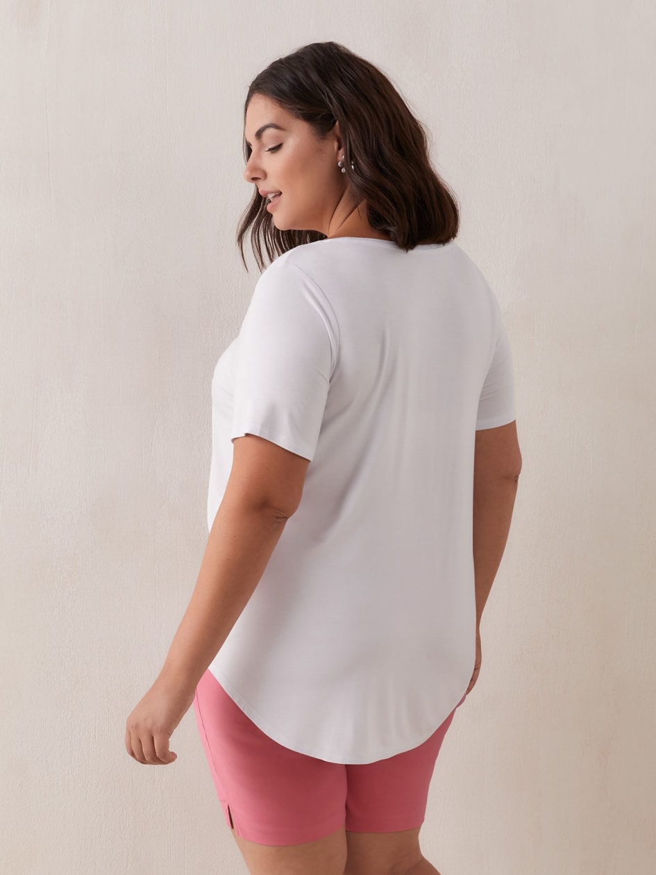 Modern-Fit Scooped Neck Printed Tee - In Every Story