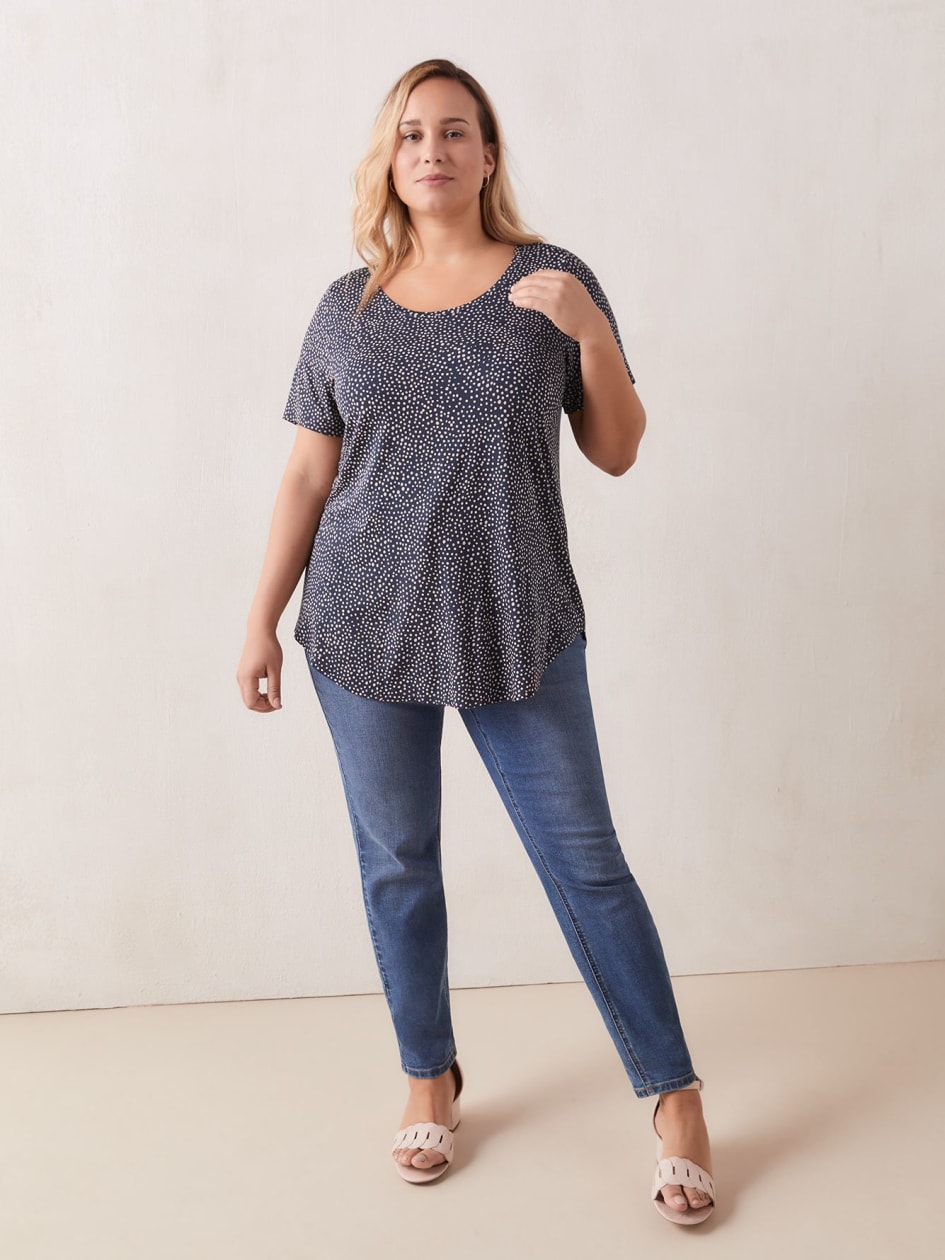 Modern-Fit Scooped Neck Printed Tee - In Every Story