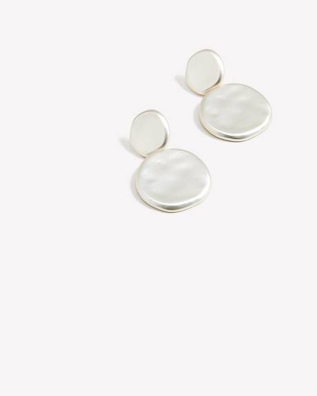 Boucles d'oreilles à deux disques argentés mats