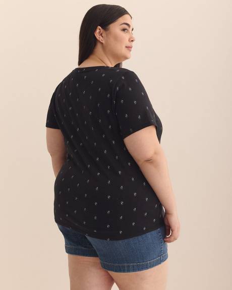 Curvy-Fit Short-Sleeve Tee - PENN. Essentials