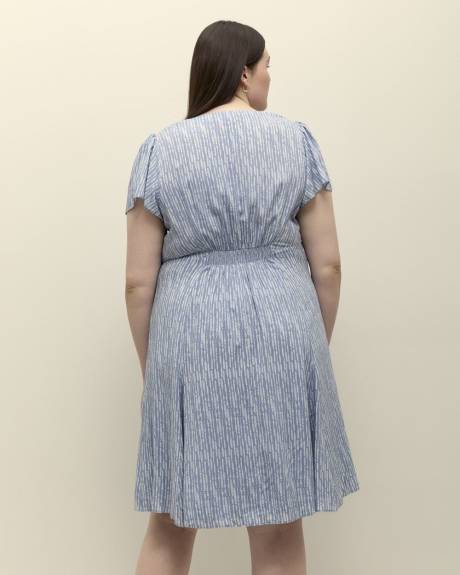Robe imprimée à manches à volants et encolure en V, tissu responsable