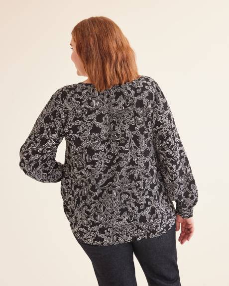 Long-Sleeve Swing Pleated Blouse