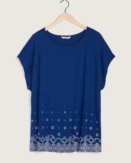 Boat-Neck Short-Sleeve Top with Printed Hem
