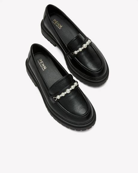 Extra Wide Width, Lug Loafer with Pearl Chain Ornement