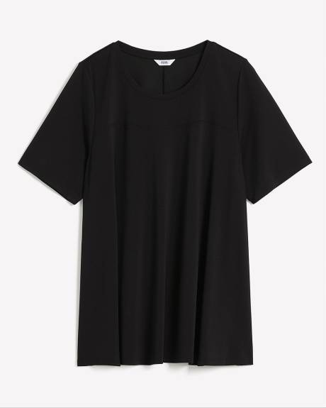 Haut noir à décolleté en coeur