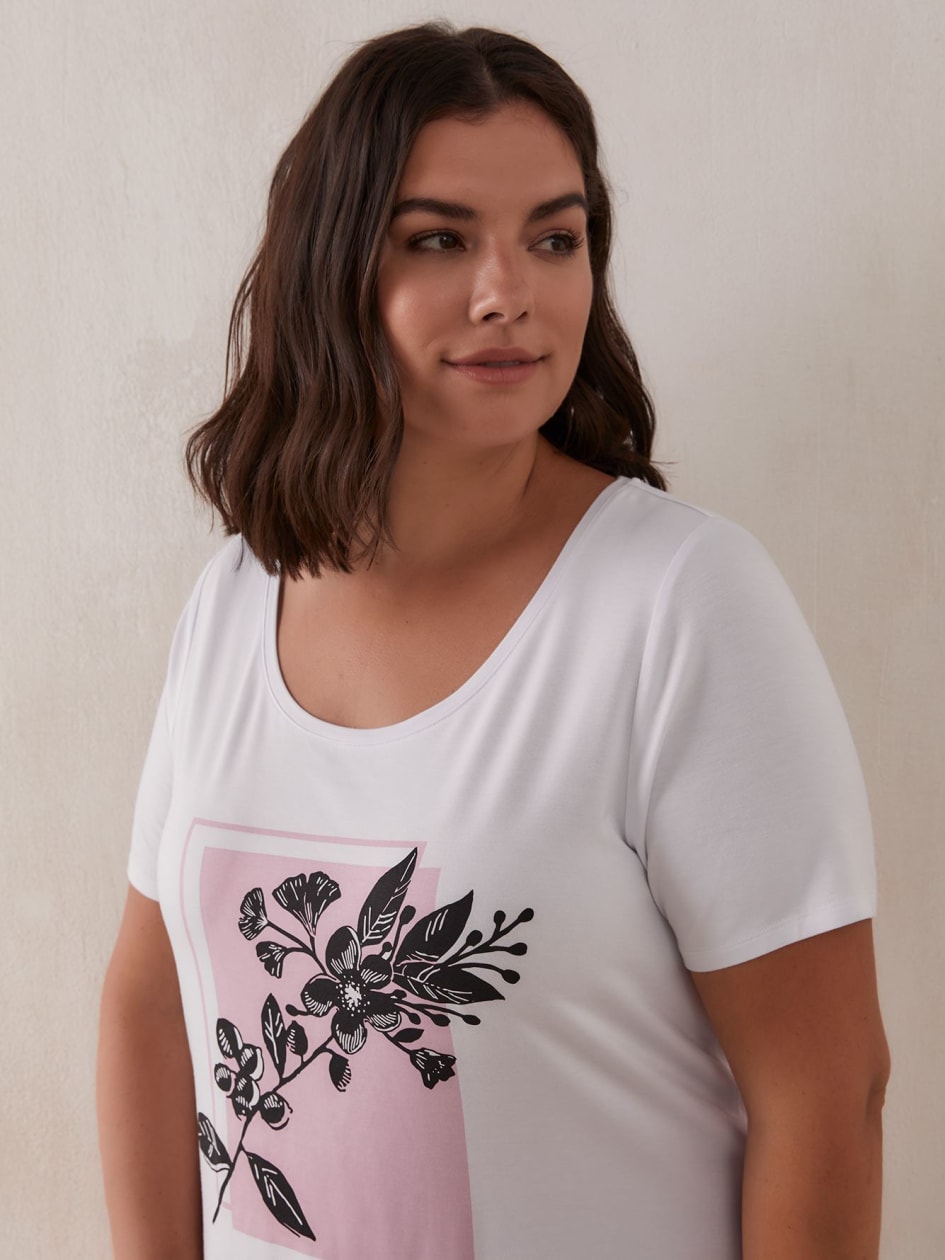 Modern-Fit Scooped Neck Printed Tee - In Every Story