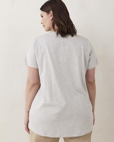 Front Print Crew-Neck Tee with High-Low Hem