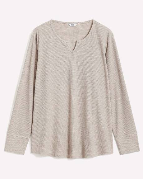 Curvy-Fit Waffle Knit Split Neck Tee - PENN. Essentials