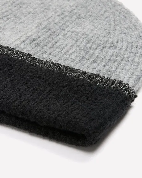 Bonnet en tricot noir et gris avec rebord scintillant