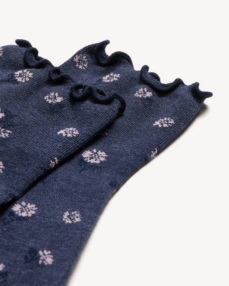 Chaussettes courtes bleues &agrave; motif de marguerites avec rebord ondul&eacute;