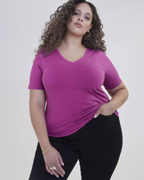 Responsible, Silhouette-Fit V-Neck Tee - Addition Elle