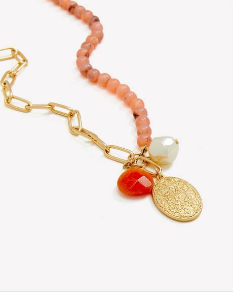 Collier court mi-chaîne mi-billes avec pendentif