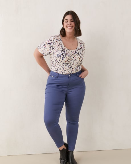 Modern Fit Short Sleeve Scoop Neck Tee, Printed - In Every Story