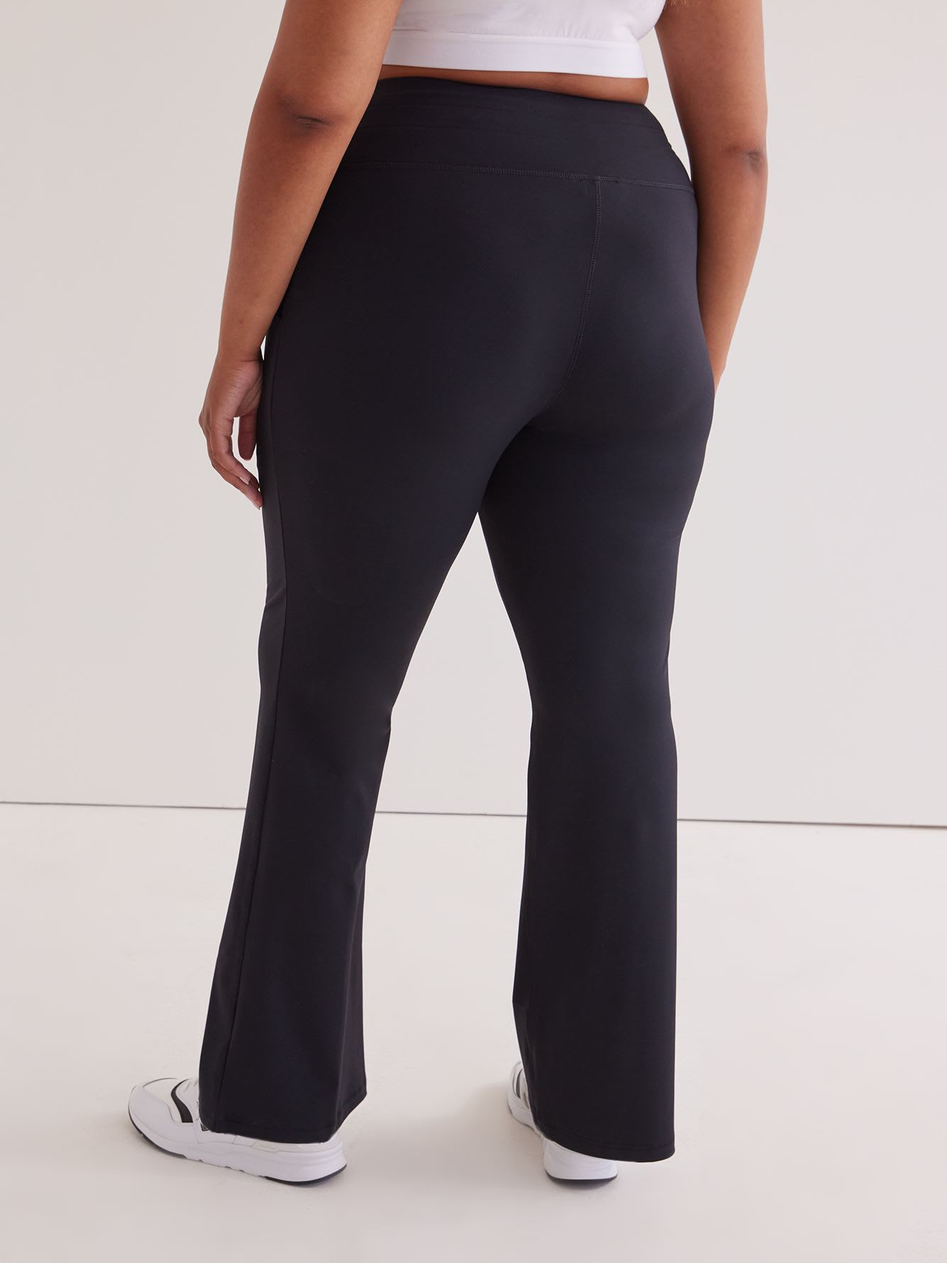 Black Relaxed Yoga Pant - Active Zone