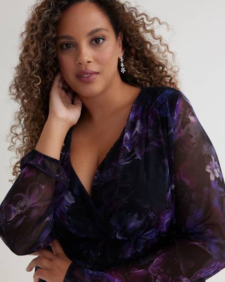 Robe longue cache-coeur en maille avec ourlet asymétrique