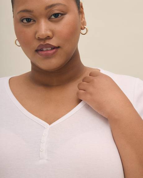 Girlfriend-Fit Ribbed Tee - PENN. Essentials