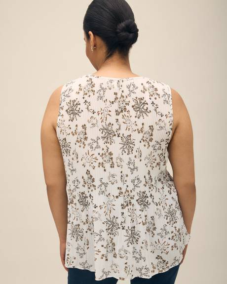 Responsible, Sleeveless A-Line Pleated Blouse