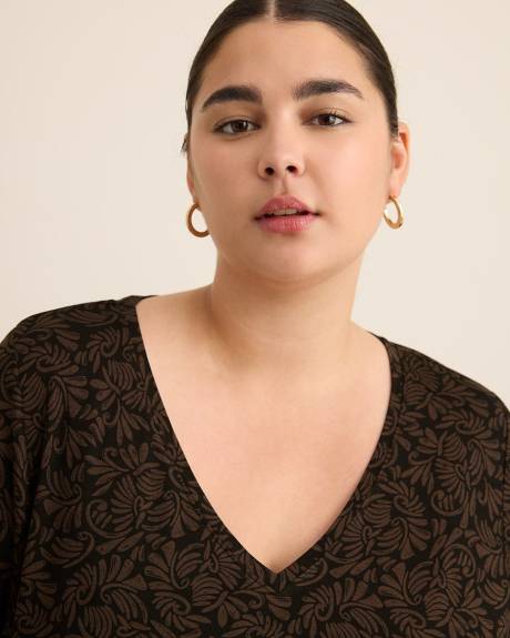 Modern-Fit Short-Sleeve V-Neck Tee Modern-Fit Short-Sleeve V-Neck Tee