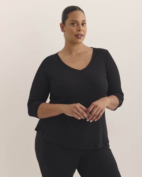 Ribbed 3/4-Sleeve V-Neck T-Shirt - Active Zone