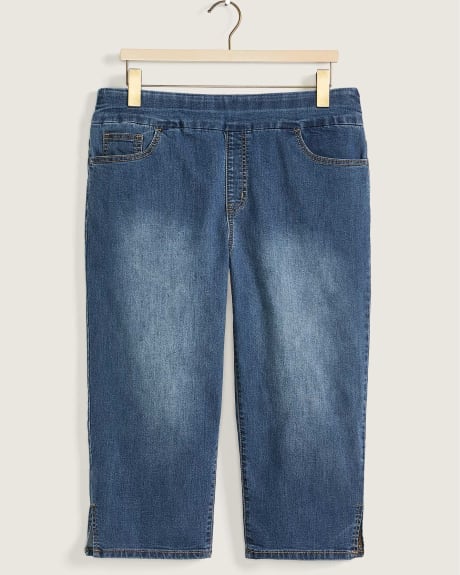 Savvy Denim Capri, Medium Wash - d/C Jeans