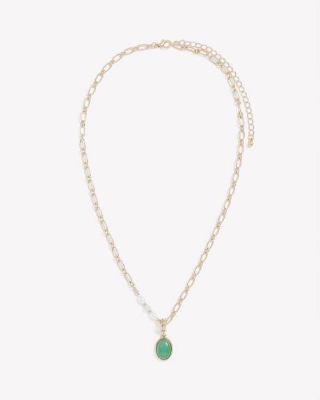 Short Golden Necklace with Green Pendant
