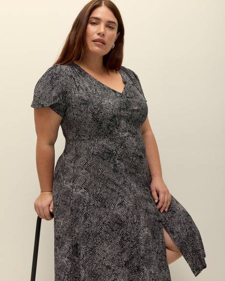 Robe à manches à volants et encolure en V, tissu responsable