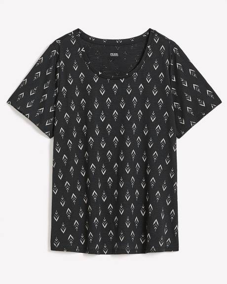 Printed Curvy-Fit Crewneck Tee - PENN. Essentials