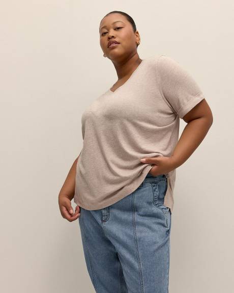 T-shirt col en V, coupe boyfriend, tissu responsable - Essentiels PENN.