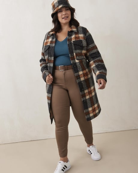 Boyfriend Fit Short Sleeve V-Neck Tee - In Every Story