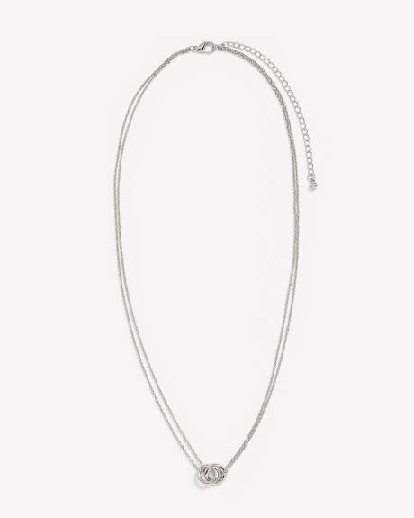 Collier court avec pendentif à petits anneaux