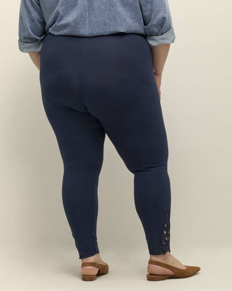 Dark Fashion Legging with Crochet at Hem - PENN. Essentials