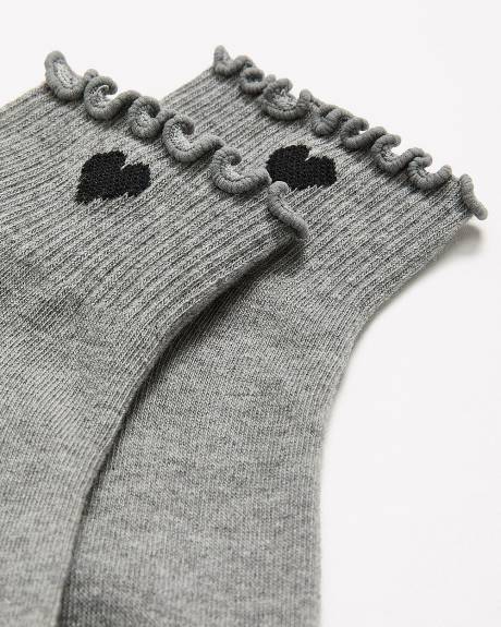 Chaussettes courtes à rebord ondulé avec petit coeur