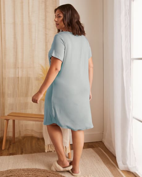Robe de nuit à manches courtes avec impression - tiVOGLIO