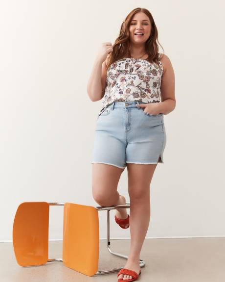 Responsible, Curvy-Fit Frayed Hem Denim Shorts, Light Wash - d/C JEANS