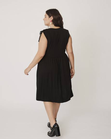 Responsible, Sleeveless Knit Black Dress